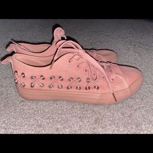 Woman shoes size 7 pink color
